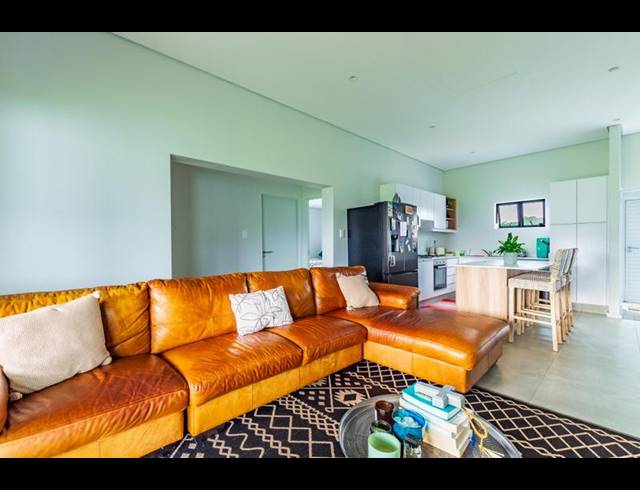 2 BEDROOM TOWNHOUSE FOR SALE IN HAYFIELDS